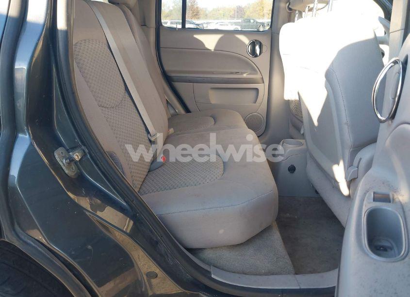 Photo 8 of 2010 Chevrolet Hhr LT (VIN 3GNBABDB7AS556563)