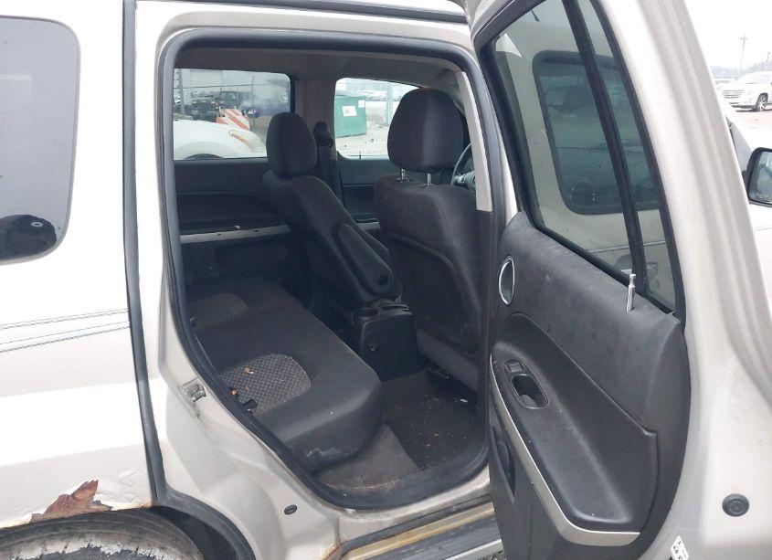 Photo 8 of 2009 Chevrolet Hhr LT (VIN 3GNCA23B09S523308)