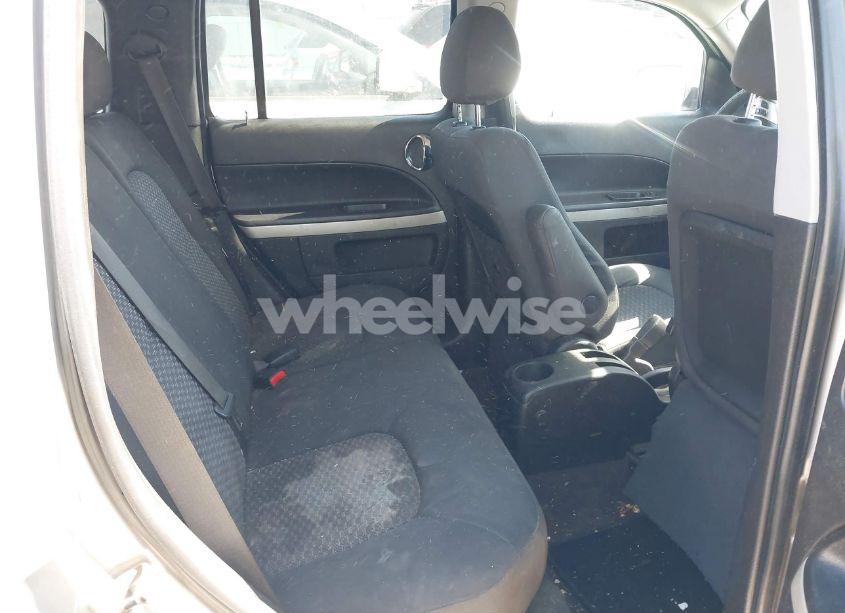 Photo 8 of 2008 Chevrolet Hhr LT (VIN 3GNCA23D88S700008)