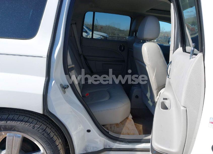 Photo 8 of 2009 Chevrolet Hhr LT (VIN 3GNCA53VX9S588632)