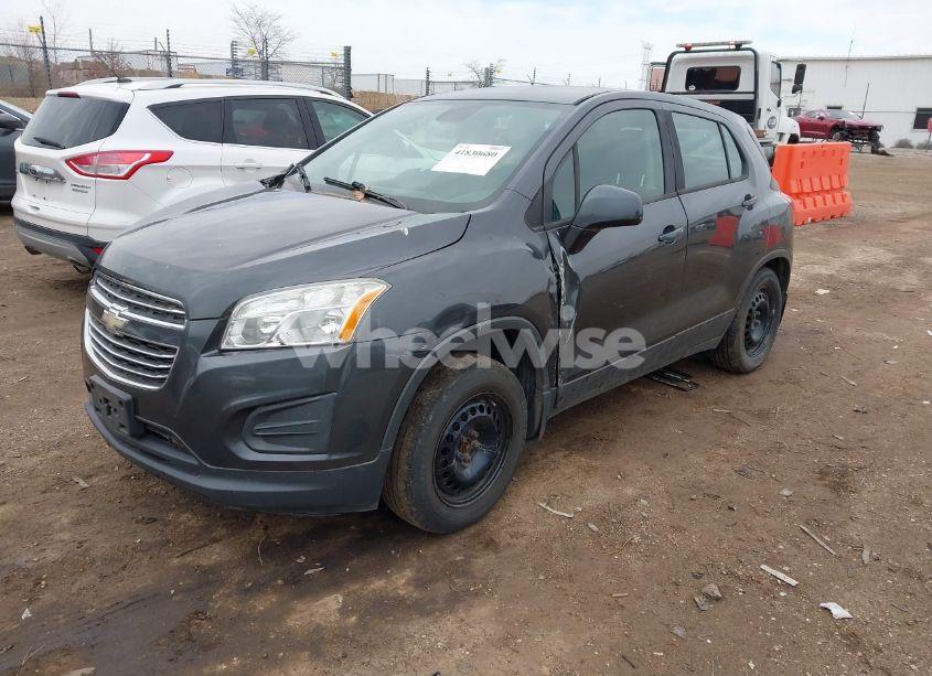 Photo 2 of 2016 Chevrolet Trax 1LS (VIN 3GNCJKSB0GL268894)