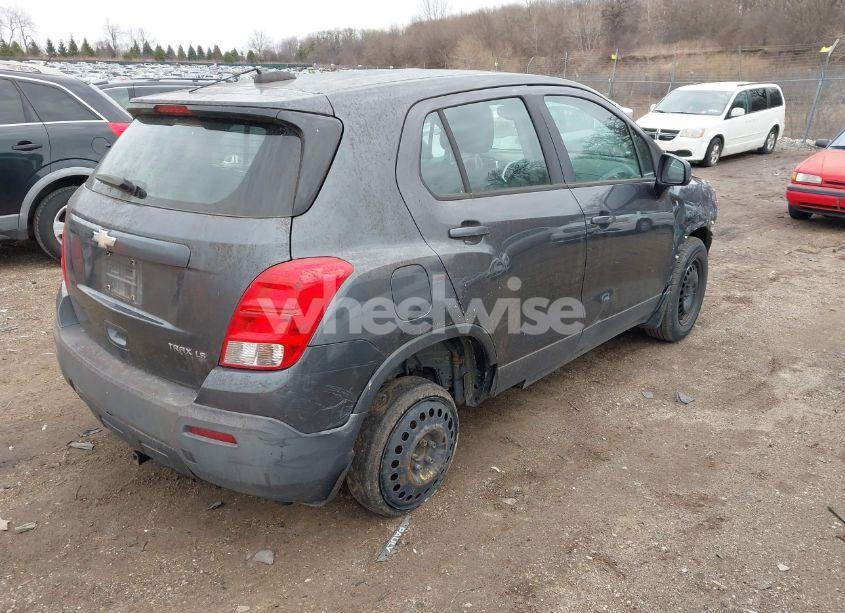 Photo 4 of 2016 Chevrolet Trax 1LS (VIN 3GNCJKSB0GL268894)