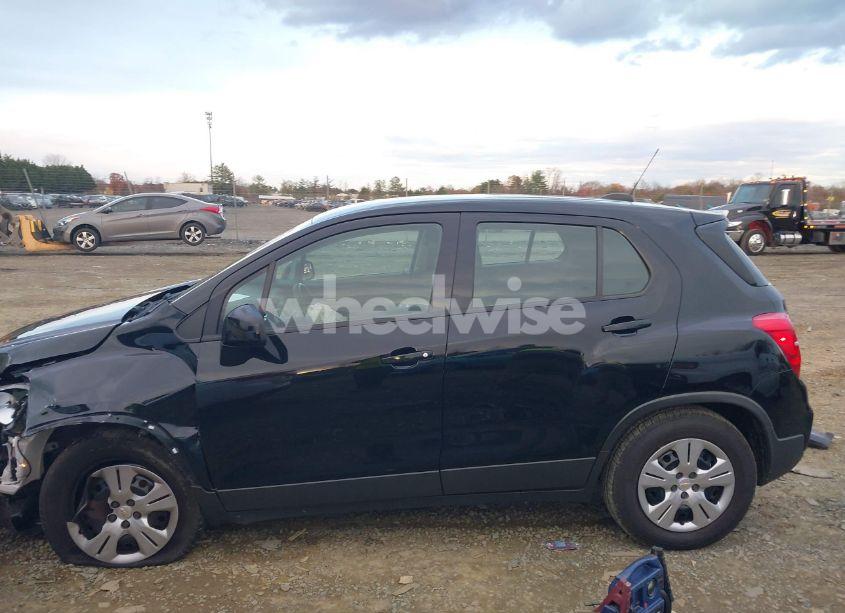 Photo 14 of 2017 Chevrolet Trax LS (VIN 3GNCJKSB0HL131679)
