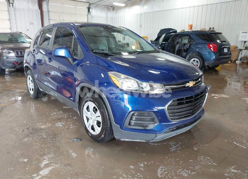 2017 Chevrolet Trax LS (VIN 3GNCJKSB0HL150586) main photo