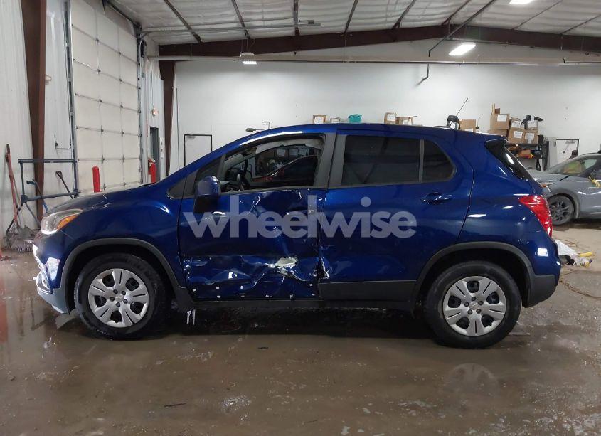 Photo 15 of 2017 Chevrolet Trax LS (VIN 3GNCJKSB0HL150586)