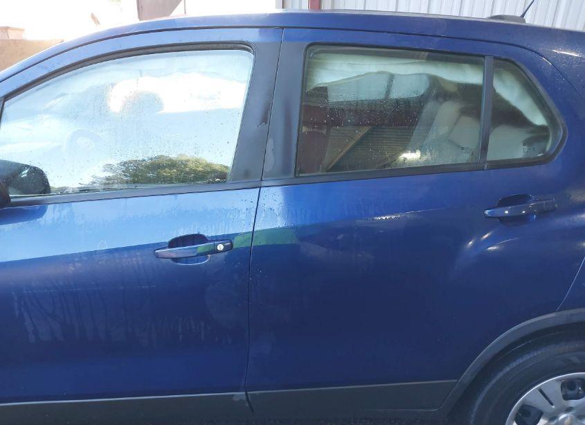 Photo 13 of 2017 Chevrolet Trax LS (VIN 3GNCJKSB0HL190201)