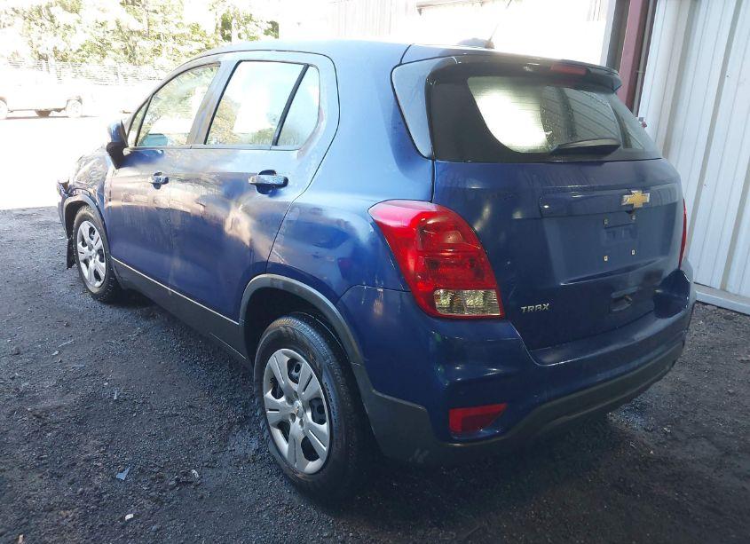 Photo 3 of 2017 Chevrolet Trax LS (VIN 3GNCJKSB0HL190201)