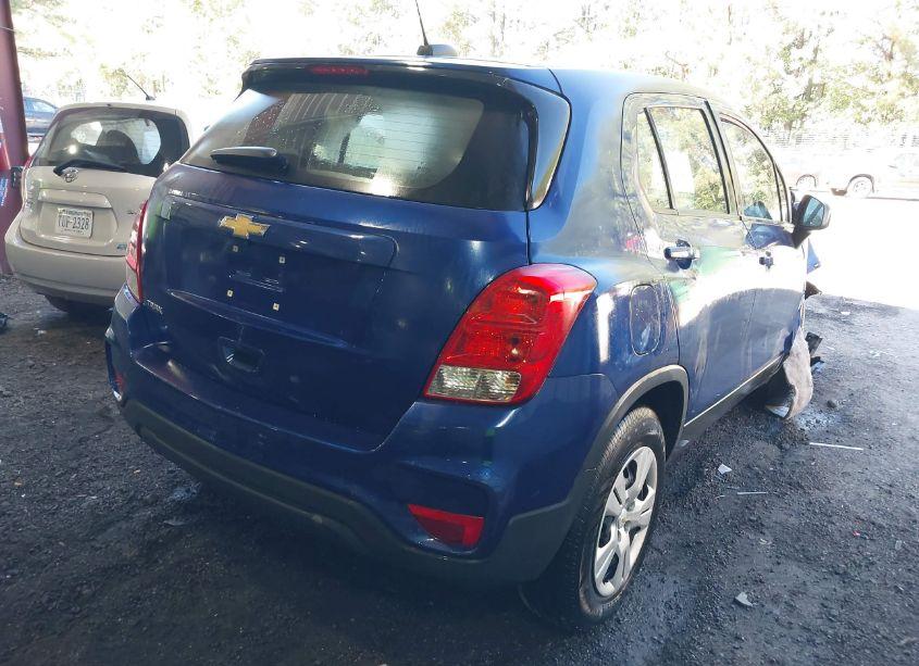Photo 4 of 2017 Chevrolet Trax LS (VIN 3GNCJKSB0HL190201)