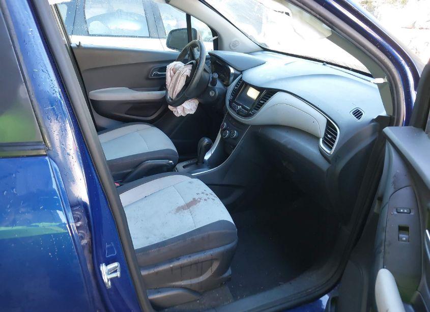 Photo 5 of 2017 Chevrolet Trax LS (VIN 3GNCJKSB0HL190201)