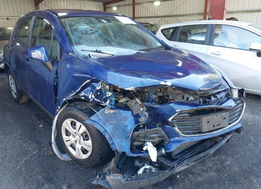 Photo 6 of 2017 Chevrolet Trax LS (VIN 3GNCJKSB0HL190201)