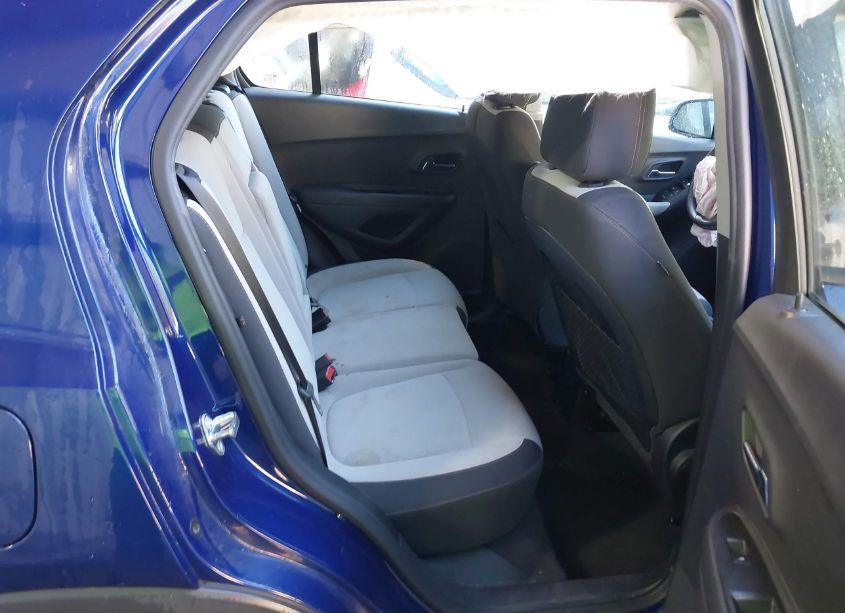 Photo 8 of 2017 Chevrolet Trax LS (VIN 3GNCJKSB0HL190201)