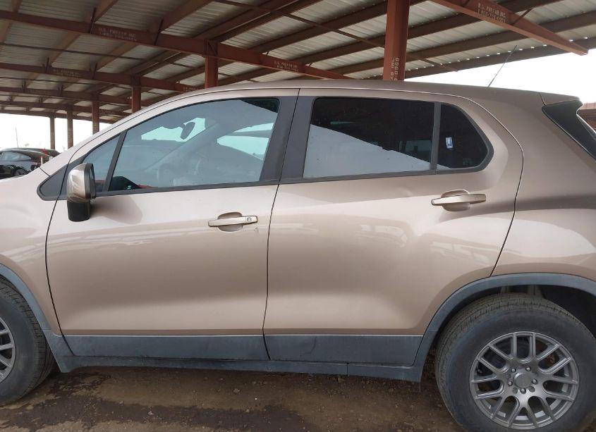 Photo 14 of 2018 Chevrolet Trax LS (VIN 3GNCJKSB0JL241203)