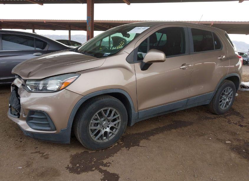 Photo 2 of 2018 Chevrolet Trax LS (VIN 3GNCJKSB0JL241203)