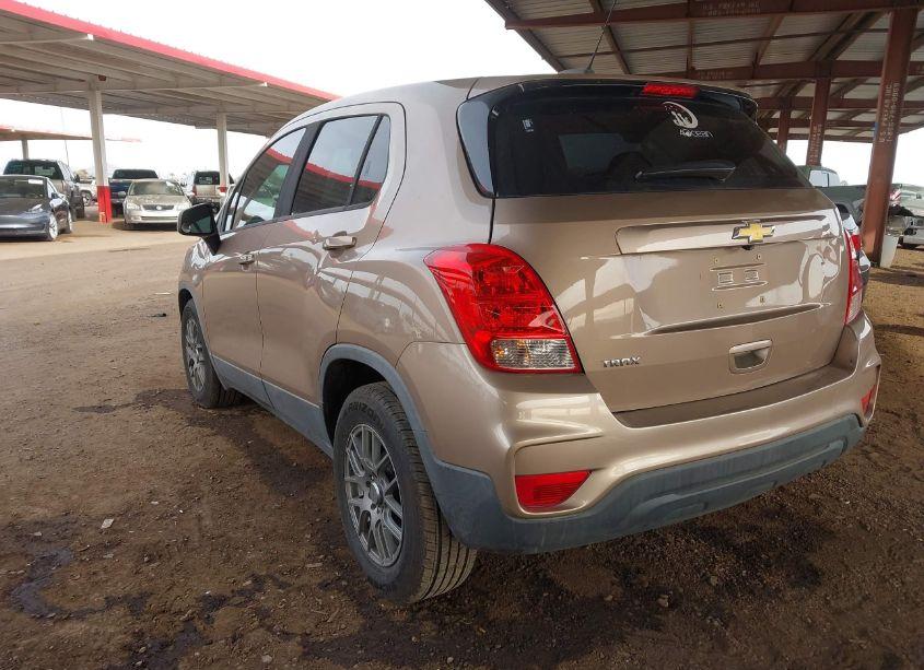 Photo 3 of 2018 Chevrolet Trax LS (VIN 3GNCJKSB0JL241203)