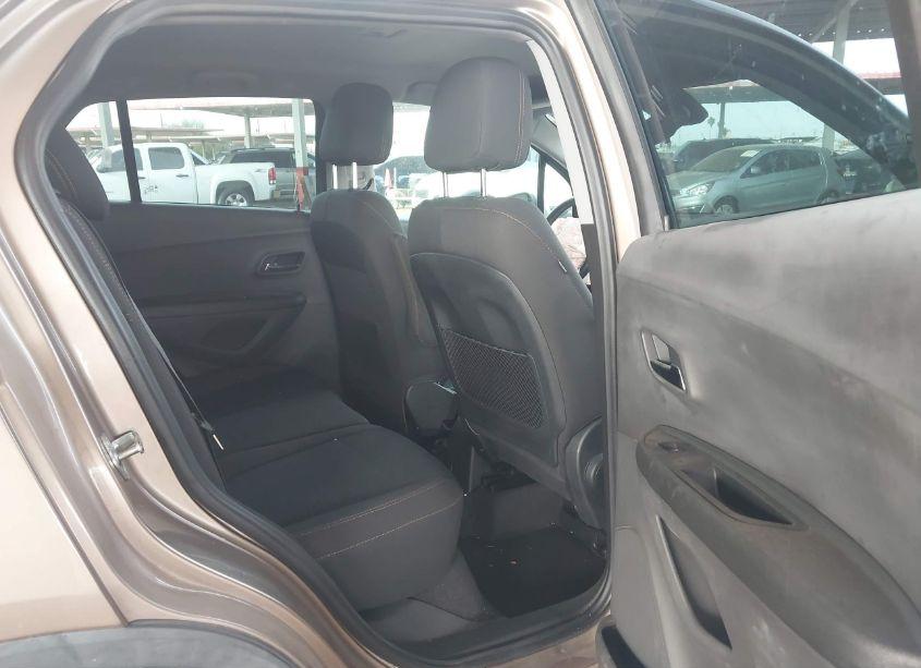 Photo 8 of 2018 Chevrolet Trax LS (VIN 3GNCJKSB0JL241203)