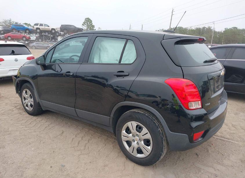 Photo 3 of 2018 Chevrolet Trax LS (VIN 3GNCJKSB0JL307197)