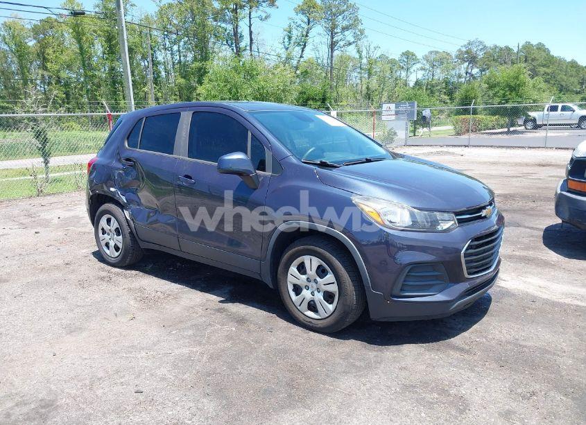 2018 Chevrolet Trax LS (VIN 3GNCJKSB0JL340524) main photo