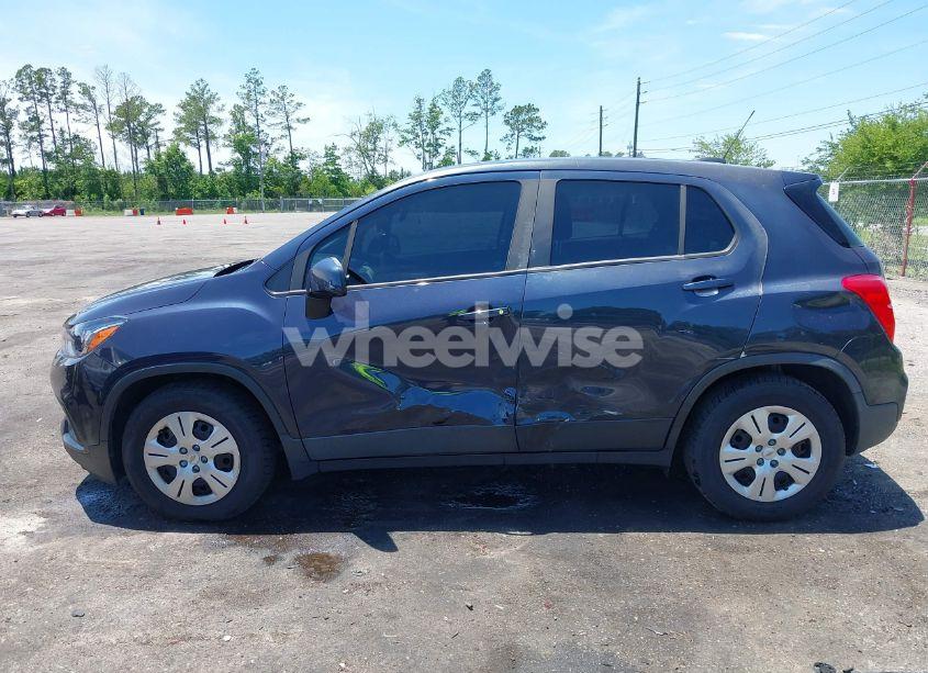Photo 14 of 2018 Chevrolet Trax LS (VIN 3GNCJKSB0JL340524)