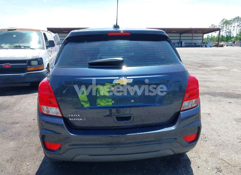 Photo 16 of 2018 Chevrolet Trax LS (VIN 3GNCJKSB0JL340524)