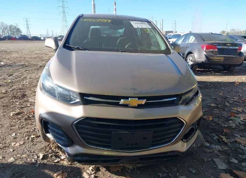 Photo 12 of 2018 Chevrolet Trax LS (VIN 3GNCJKSB0JL369909)