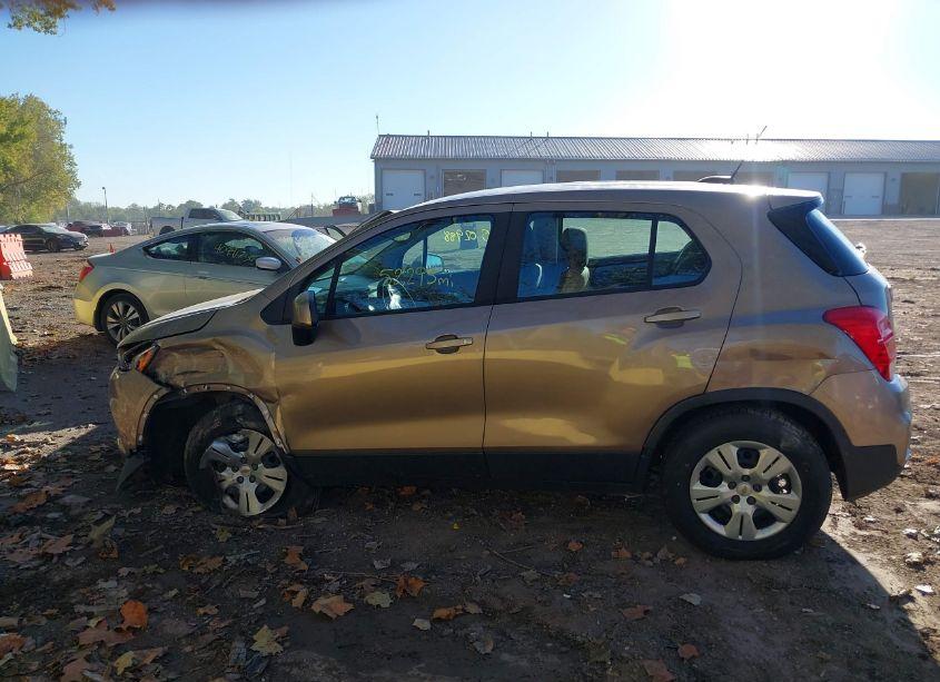 Photo 14 of 2018 Chevrolet Trax LS (VIN 3GNCJKSB0JL369909)