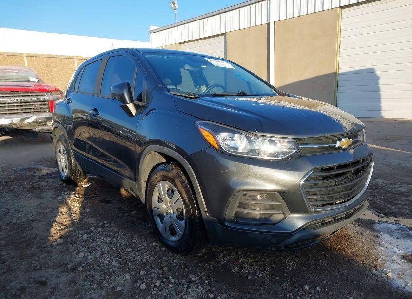 2019 Chevrolet Trax LS (VIN 3GNCJKSB0KL115473) main photo