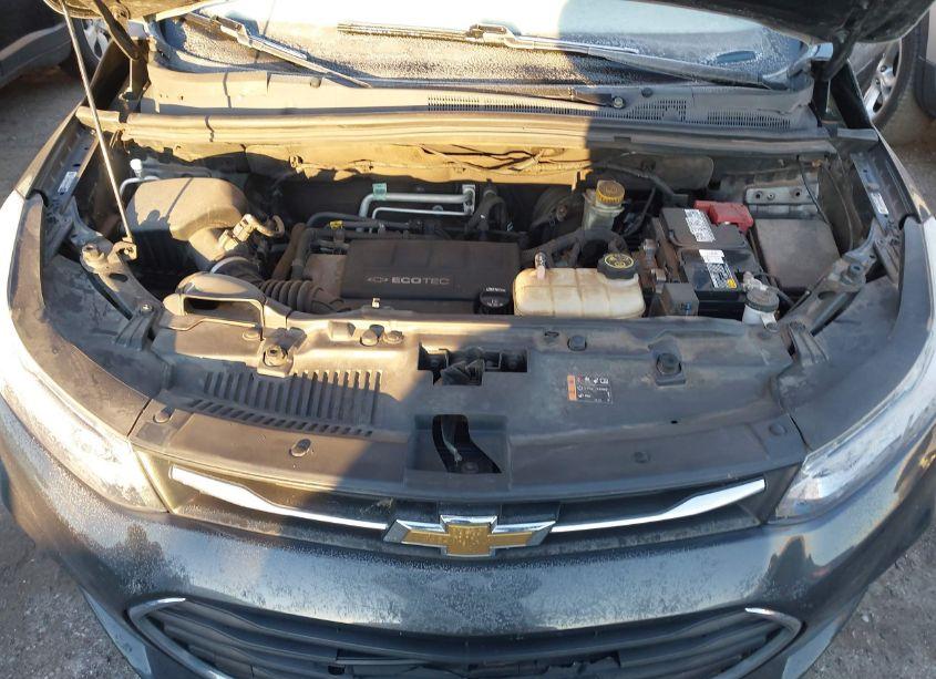 Photo 10 of 2019 Chevrolet Trax LS (VIN 3GNCJKSB0KL115473)