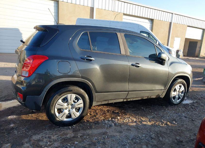 Photo 13 of 2019 Chevrolet Trax LS (VIN 3GNCJKSB0KL115473)