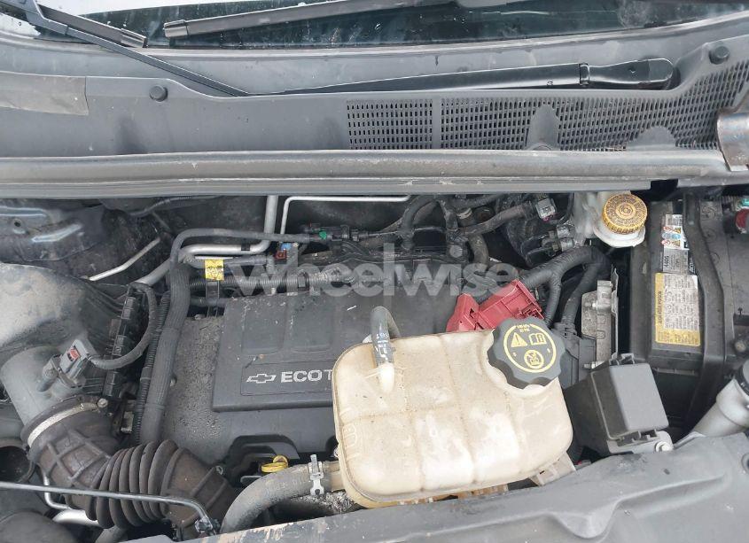 Photo 10 of 2019 Chevrolet Trax LS (VIN 3GNCJKSB0KL208073)