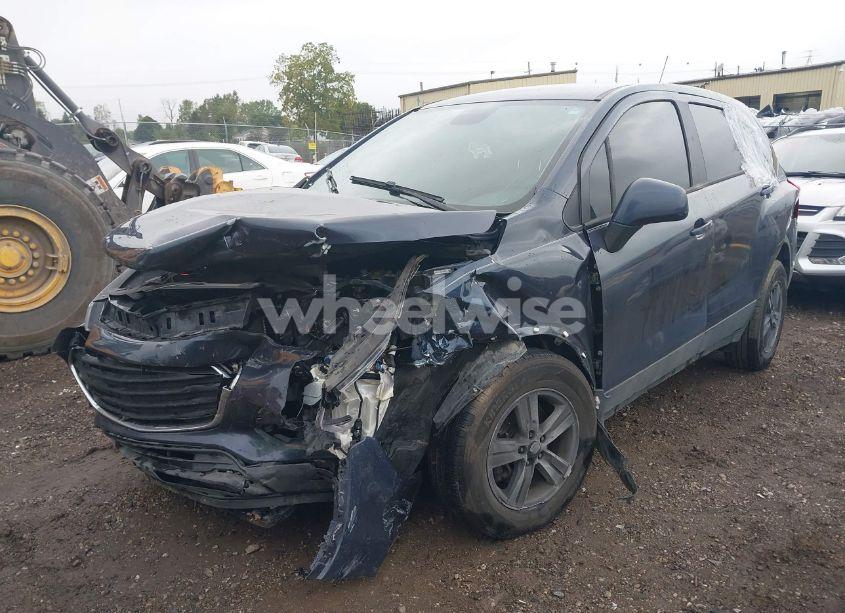 Photo 2 of 2019 Chevrolet Trax LS (VIN 3GNCJKSB0KL208073)