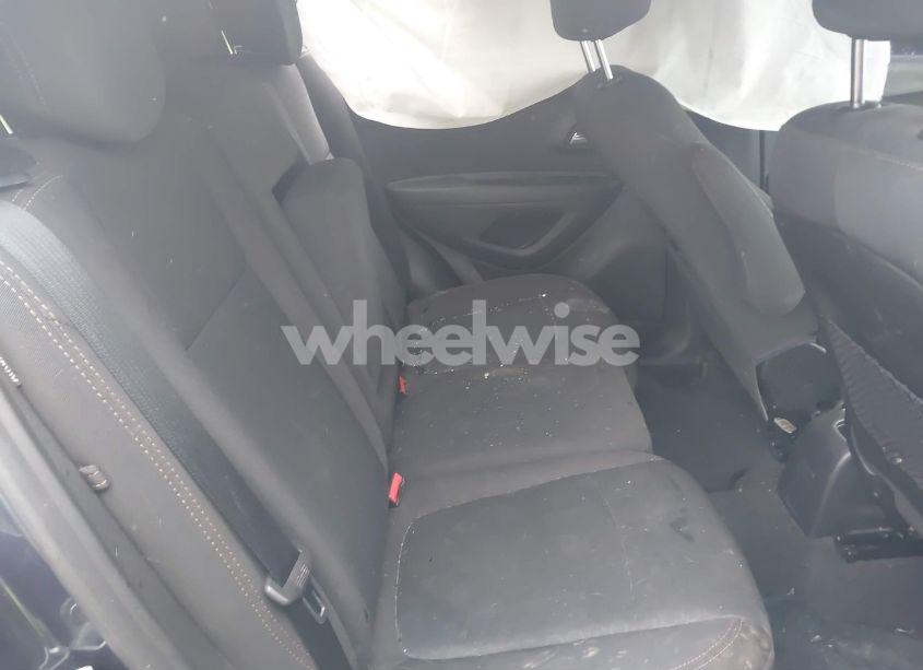 Photo 8 of 2019 Chevrolet Trax LS (VIN 3GNCJKSB0KL208073)