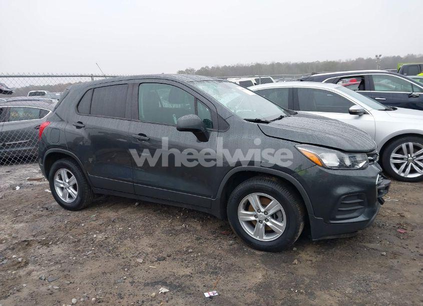 Photo 13 of 2019 Chevrolet Trax LS (VIN 3GNCJKSB0KL257516)