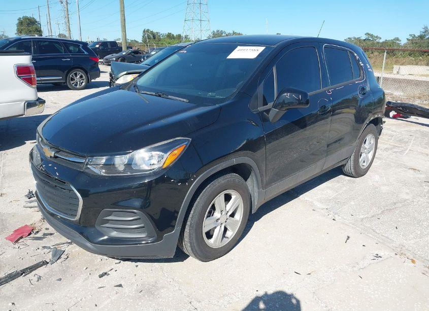 Photo 2 of 2019 Chevrolet Trax LS (VIN 3GNCJKSB0KL358314)