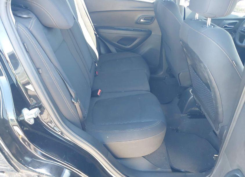 Photo 8 of 2019 Chevrolet Trax LS (VIN 3GNCJKSB0KL358314)