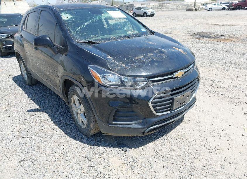 2019 Chevrolet Trax LS (VIN 3GNCJKSB0KL371838) main photo