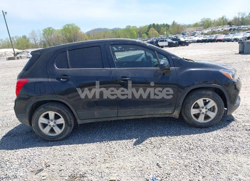 Photo 13 of 2019 Chevrolet Trax LS (VIN 3GNCJKSB0KL371838)