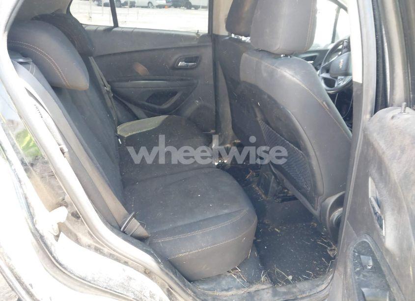 Photo 8 of 2019 Chevrolet Trax LS (VIN 3GNCJKSB0KL371838)