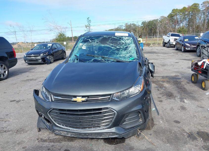 Photo 12 of 2019 Chevrolet Trax LS (VIN 3GNCJKSB0KL401761)