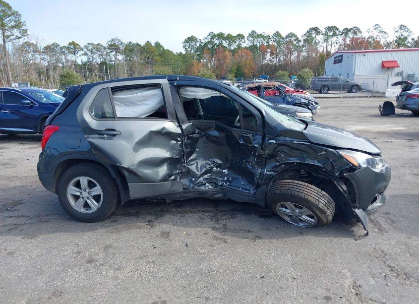 Photo 13 of 2019 Chevrolet Trax LS (VIN 3GNCJKSB0KL401761)