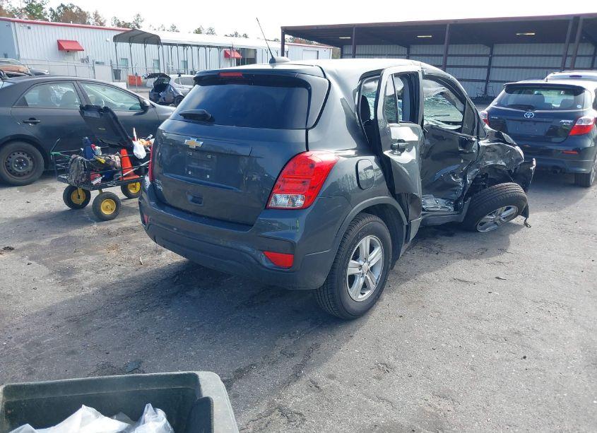 Photo 4 of 2019 Chevrolet Trax LS (VIN 3GNCJKSB0KL401761)