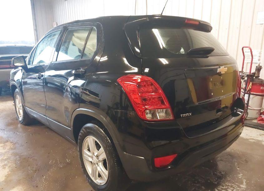 Photo 3 of 2020 Chevrolet Trax FWD LS (VIN 3GNCJKSB0LL133621)