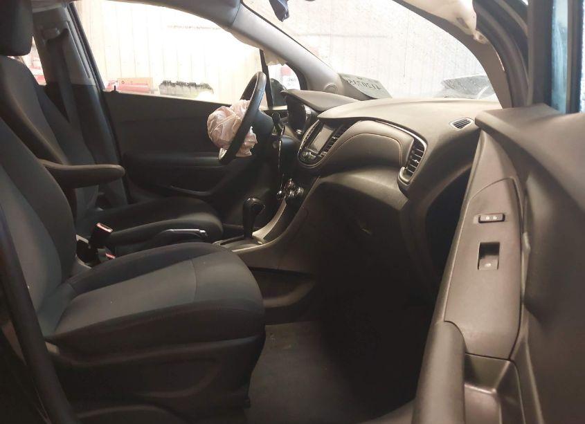 Photo 5 of 2020 Chevrolet Trax FWD LS (VIN 3GNCJKSB0LL133621)