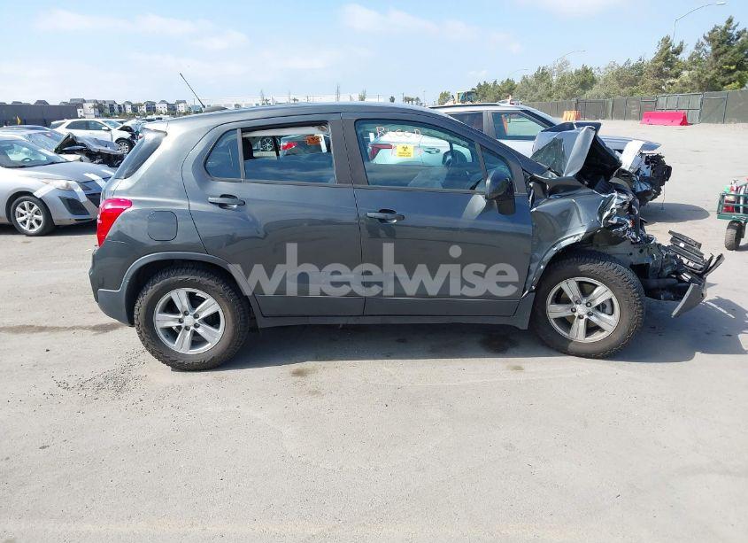 Photo 13 of 2020 Chevrolet Trax FWD LS (VIN 3GNCJKSB0LL247795)