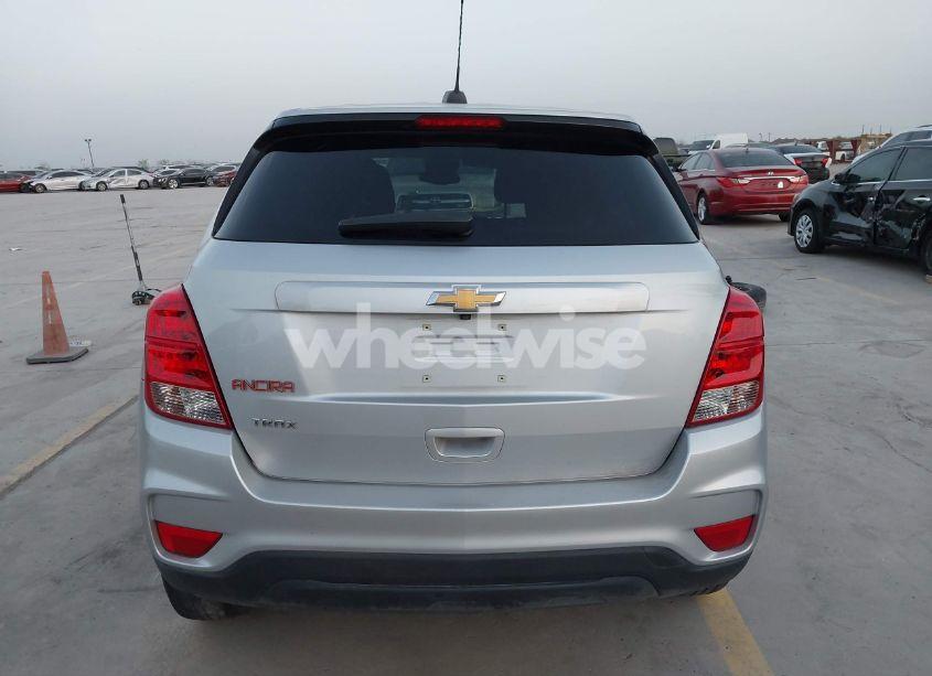 Photo 16 of 2020 Chevrolet Trax FWD LS (VIN 3GNCJKSB0LL317926)