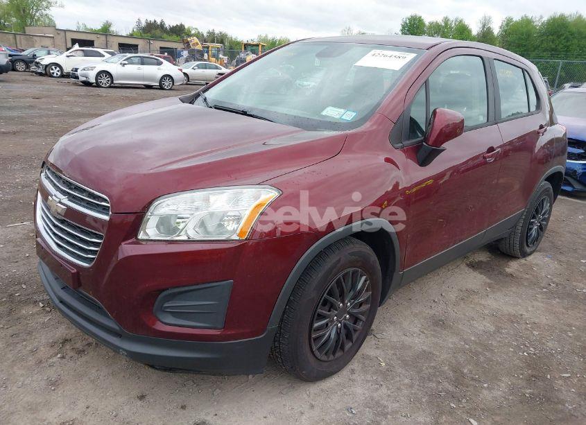 Photo 2 of 2016 Chevrolet Trax 1LS (VIN 3GNCJKSB1GL141054)