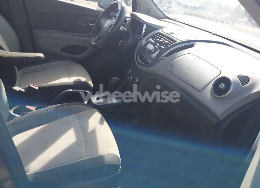 Photo 5 of 2016 Chevrolet Trax 1LS (VIN 3GNCJKSB1GL169260)