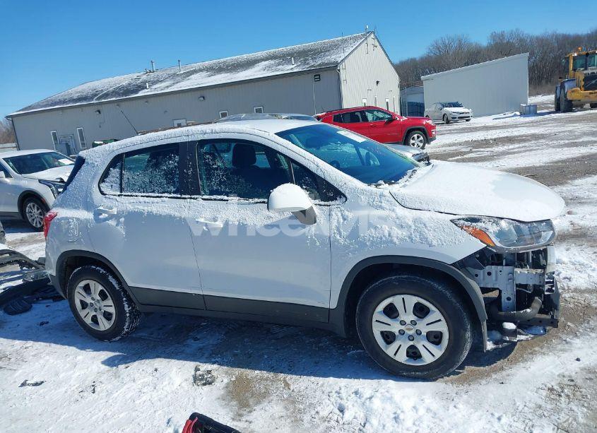 Photo 14 of 2017 Chevrolet Trax LS (VIN 3GNCJKSB1HL187095)