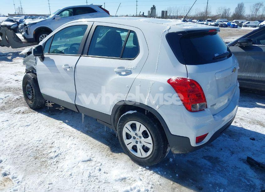 Photo 3 of 2017 Chevrolet Trax LS (VIN 3GNCJKSB1HL187095)