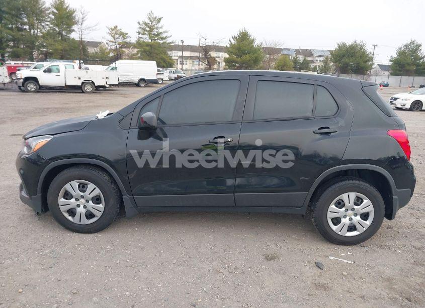 Photo 14 of 2017 Chevrolet Trax LS (VIN 3GNCJKSB1HL219222)