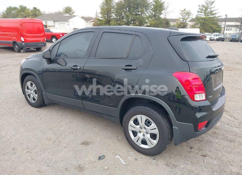 Photo 3 of 2017 Chevrolet Trax LS (VIN 3GNCJKSB1HL219222)